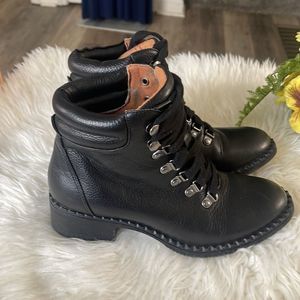 GENTLE SOULS BY KENNETH COLE LEATHER ANKLE BOOTS SIZE 6.5